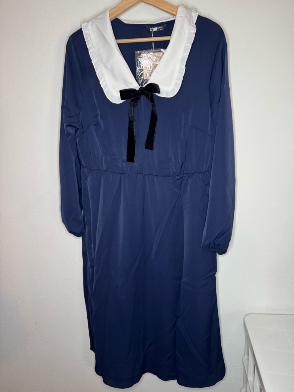 BloomChic Navy Midi Dress with White Ruffled Collar and Black Velvet Bow 10/12